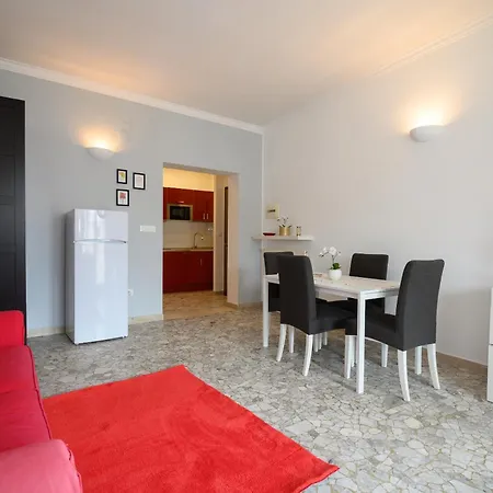 Opera 65 Roof Terrace Apartment Rome